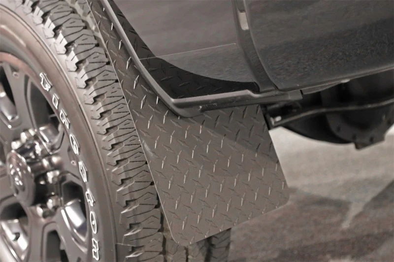 Dee Zee Universal Flaps Brite-Tread Universal 11x19 Notched (Txt Blk) - Image 3