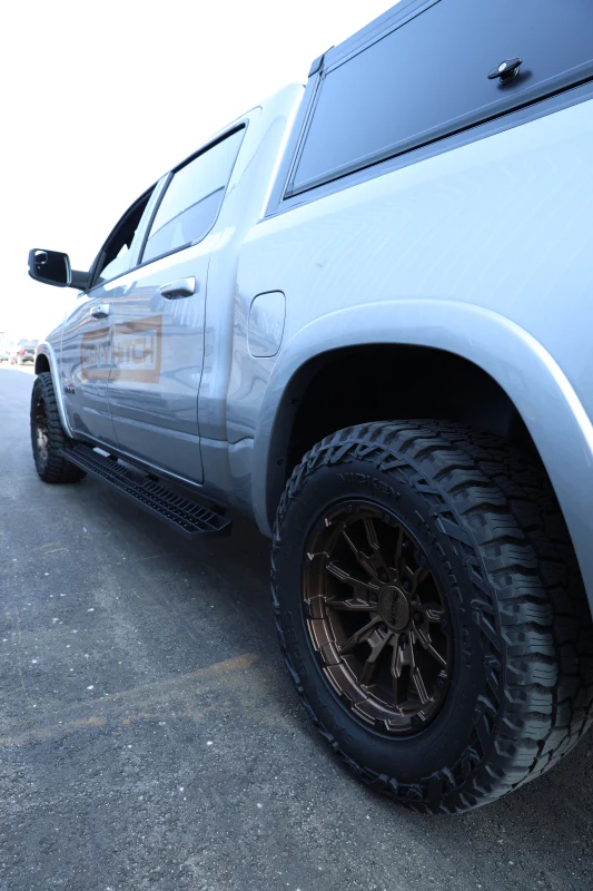 Gen-Y 19-24 GM 1500/20-24 GM 2500HD/3500HD Crew Cab Running Boards - Image 3