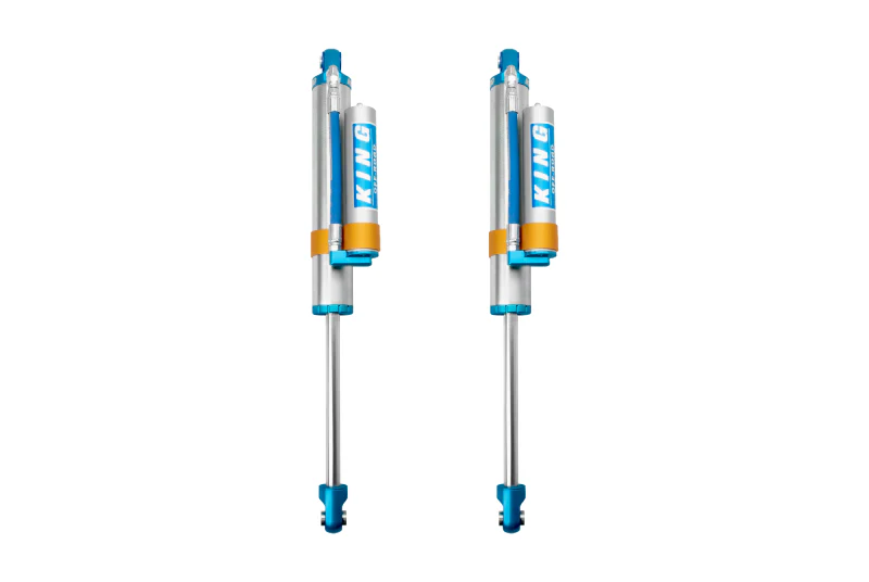 King Shocks 2005+ Ford F-250/F-350 4WD Rear 2.5 Dia Piggy Hose Reservoir Shock (Pair) - Image 2