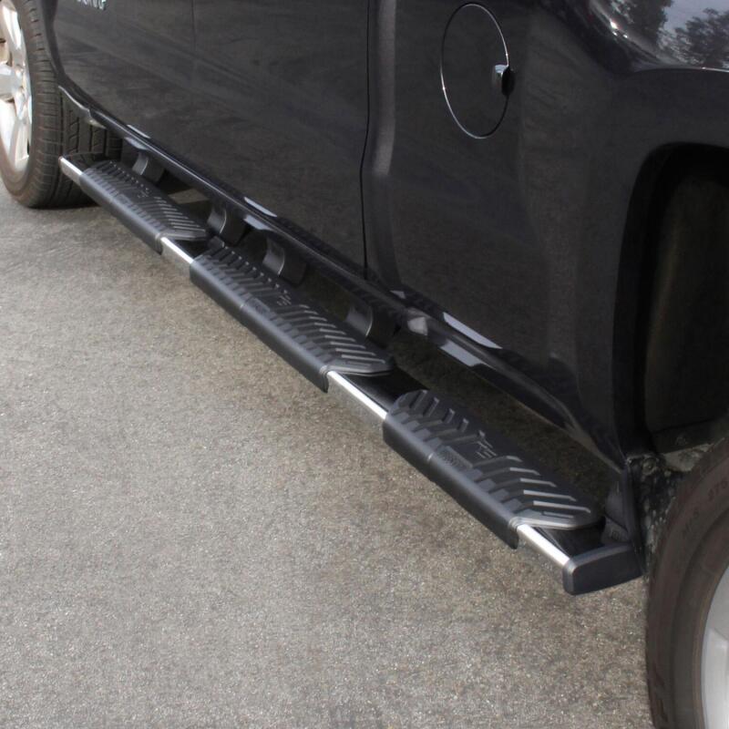Westin 07-18 Chevrolet Silverado 1500 CC 6.5ft Bed R5 M-Series W2W Nerf Step Bars - Blk - Image 4