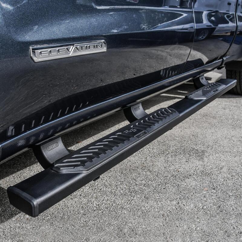 Westin 19-22 Chevrolet Silverado 1500 DC R5 Nerf Step Bars - Blk - Image 3