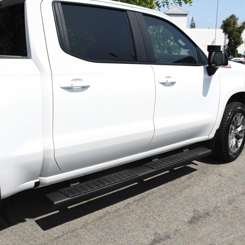 Westin 2019 Chevrolet Silverado/Sierra 1500 Crew Cab R7 Nerf Step Bars - Black - Image 4