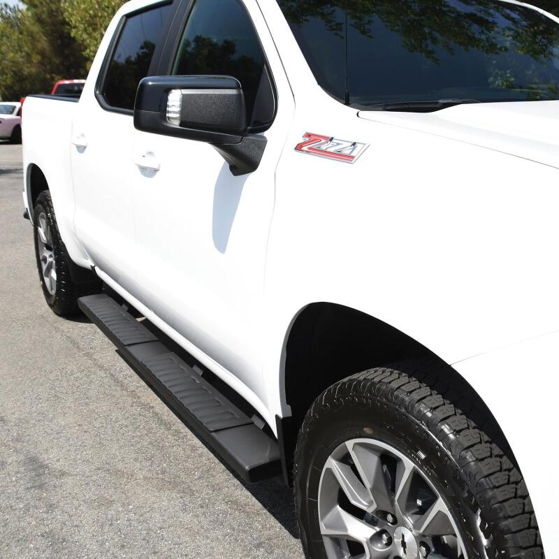 Westin 2019 Chevrolet Silverado/Sierra 1500 Crew Cab R7 Nerf Step Bars - Black - Image 5