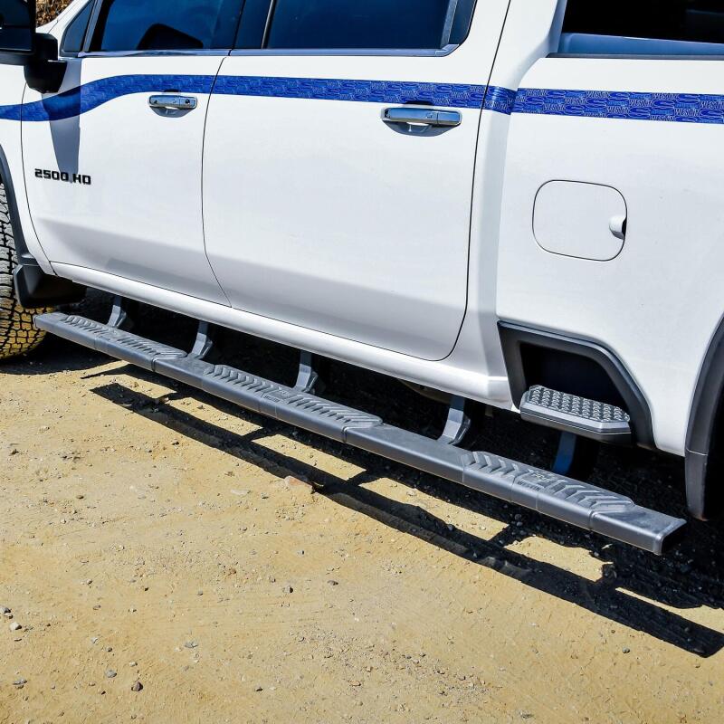 Westin 2020 Chevy Silverado 2500 Crew Cab (6.5ft Bed) R5 M-Series XD W2W Nerf Bars - Textured Black - Image 6